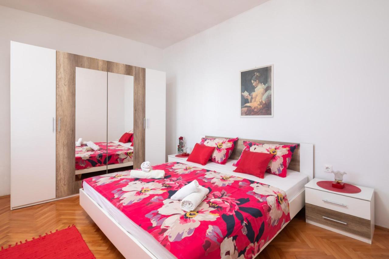 Sky Way Apartments Dugi Rat Bagian luar foto