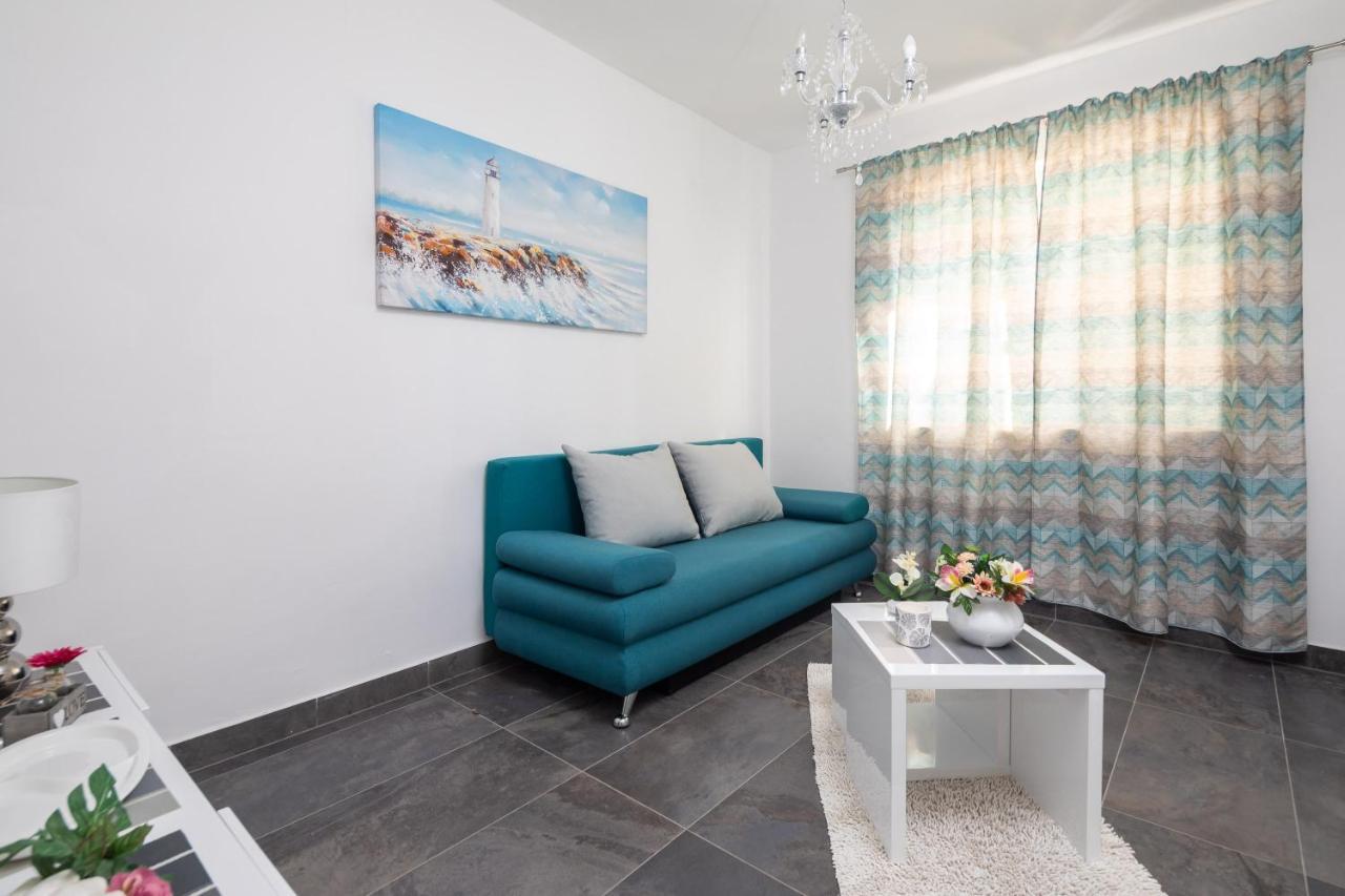 Sky Way Apartments Dugi Rat Bagian luar foto