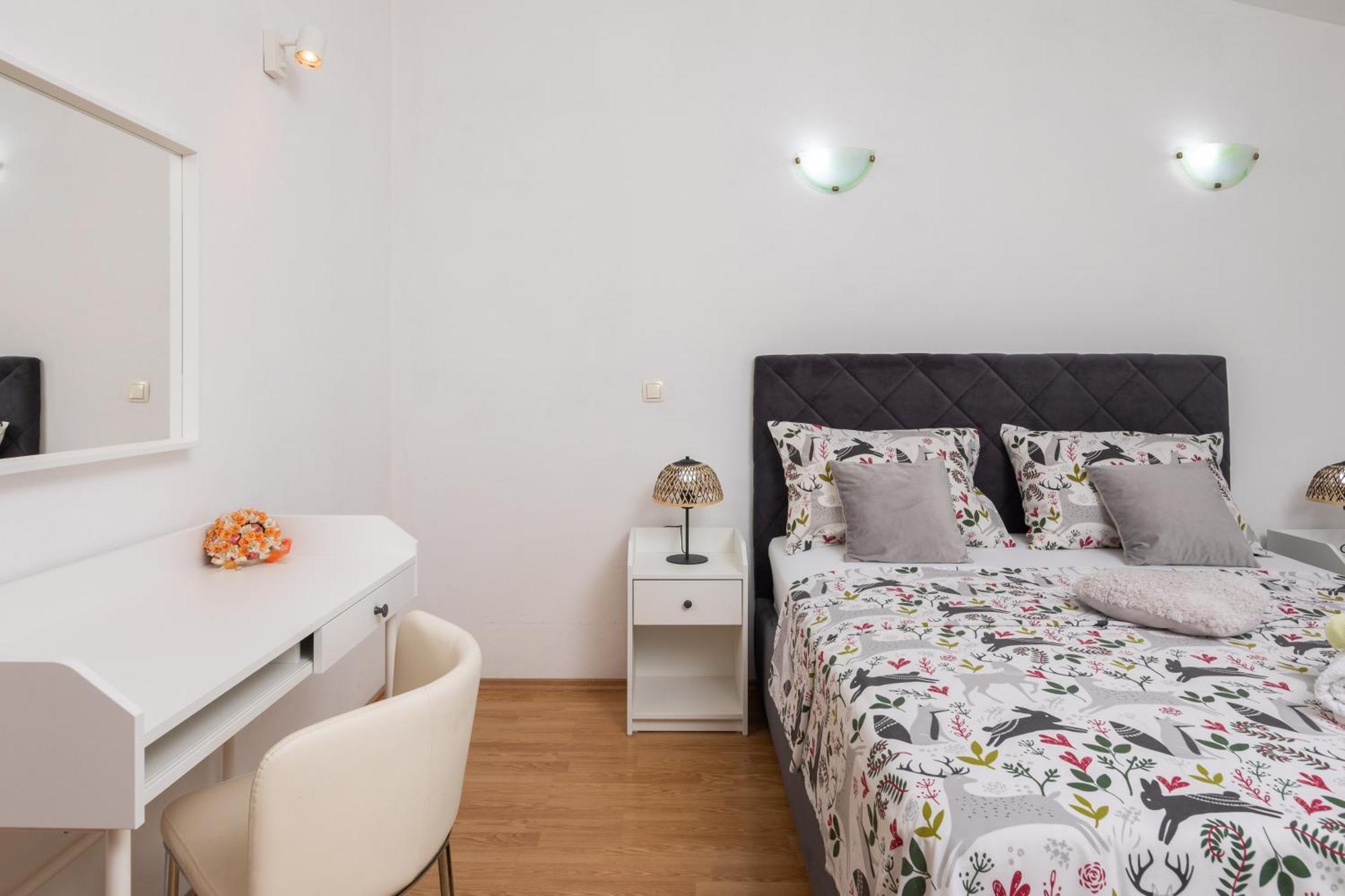Sky Way Apartments Dugi Rat Bagian luar foto