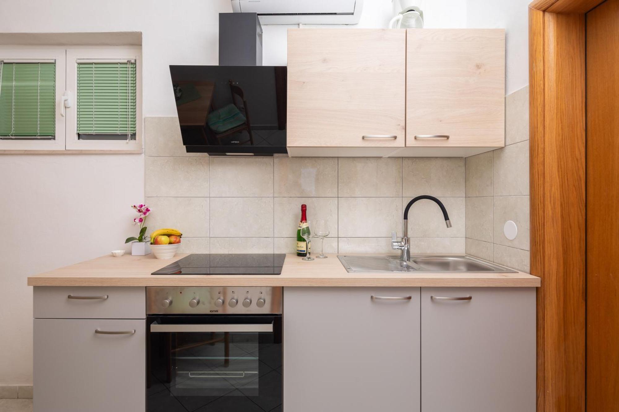 Sky Way Apartments Dugi Rat Bagian luar foto