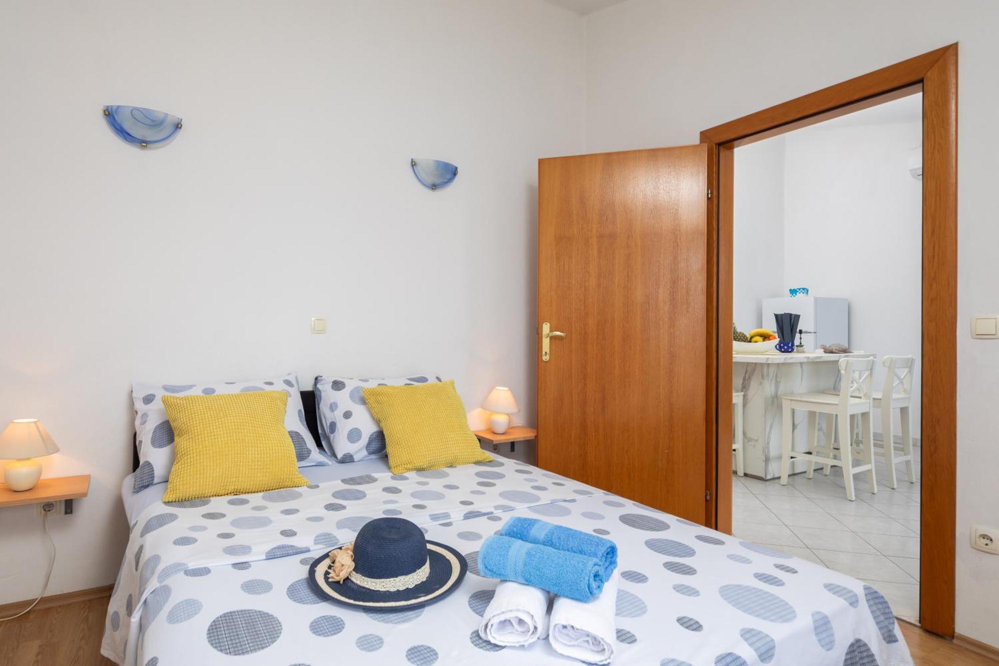 Sky Way Apartments Dugi Rat Bagian luar foto