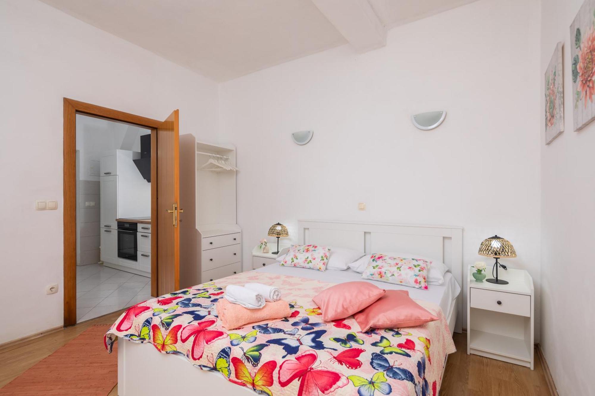 Sky Way Apartments Dugi Rat Bagian luar foto