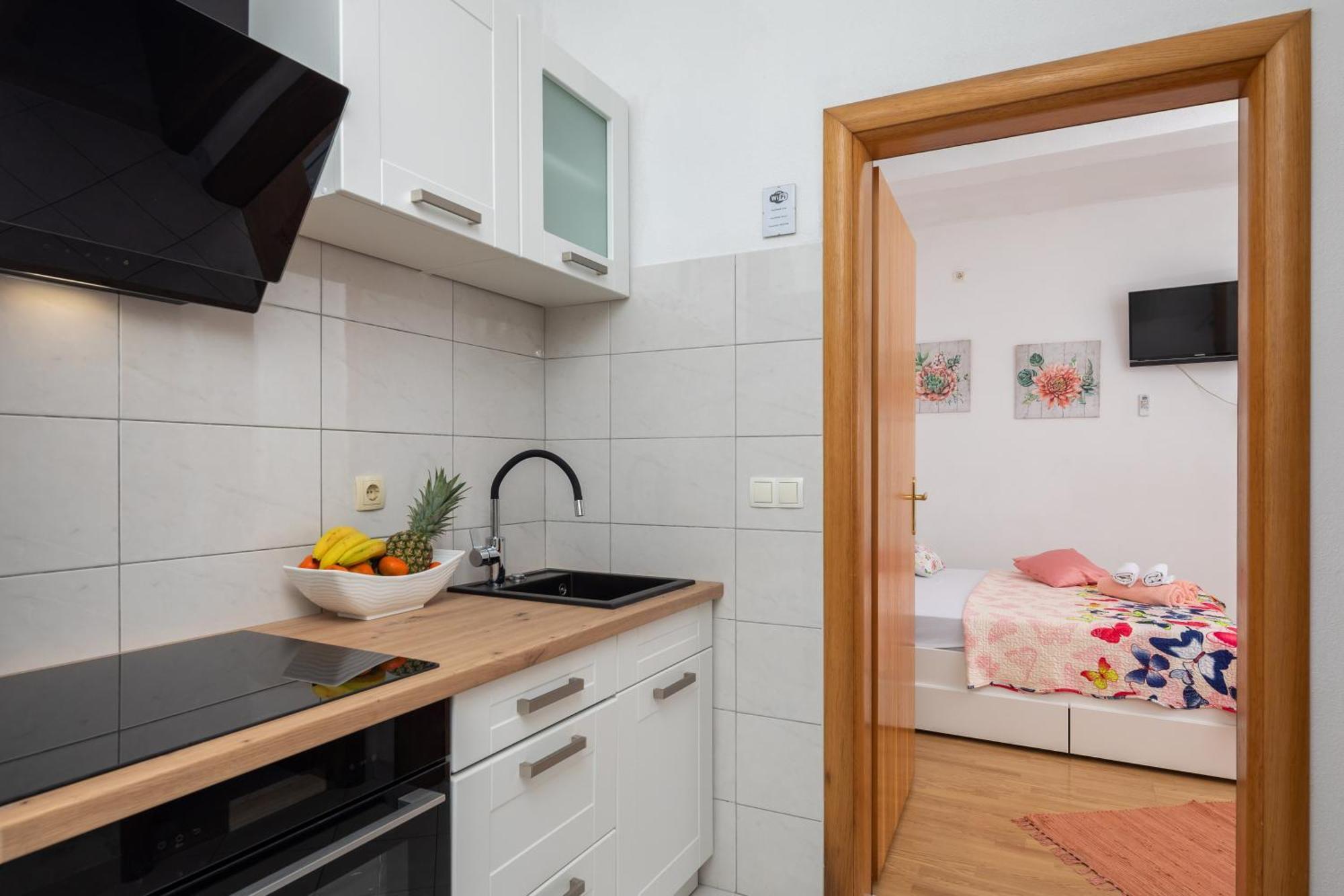 Sky Way Apartments Dugi Rat Bagian luar foto